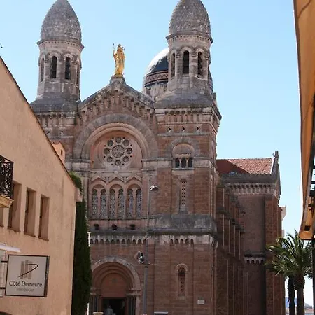 Le Prado De St Raph Szálloda 2*